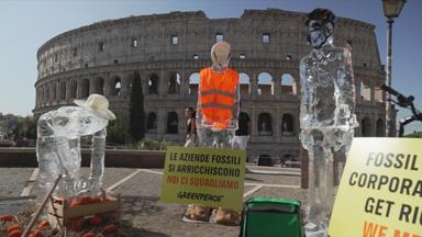 Eisskulpturen vor dem Colosseum 