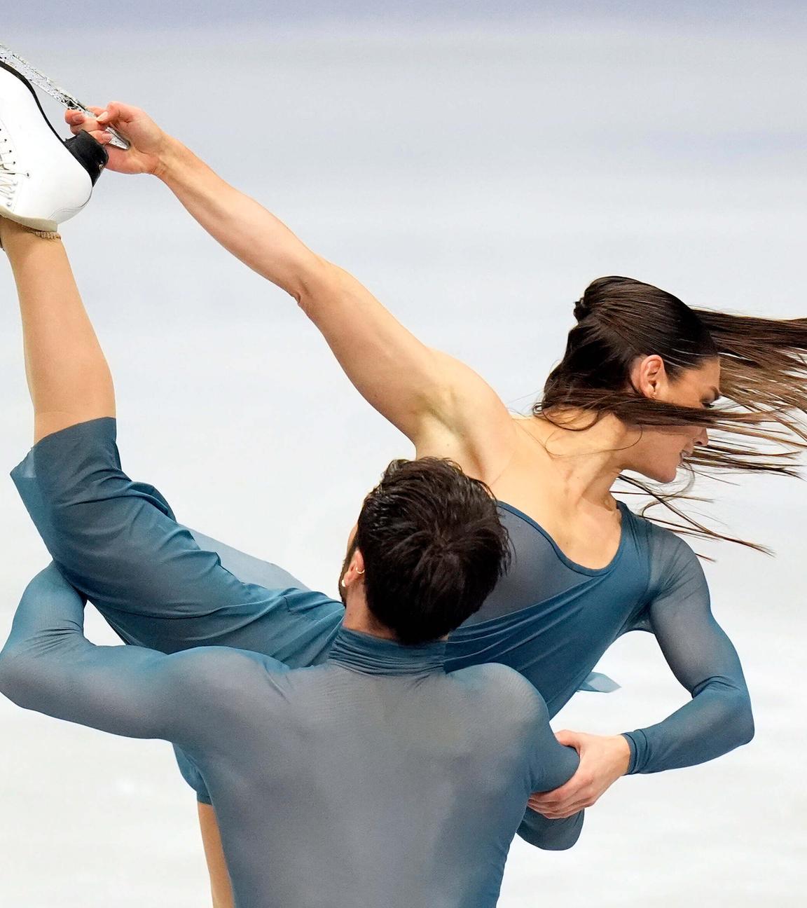 Goldmedaillengewinner im Eistanz Laurence Fournier Beaudry und Guillaume Cizeron (Frankreich)