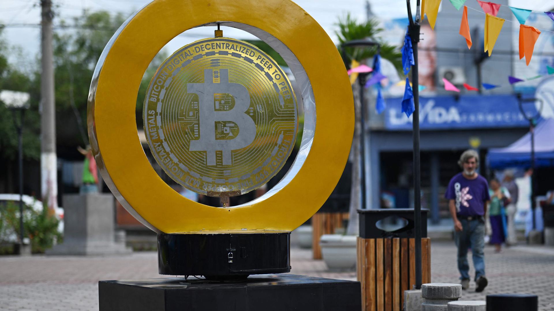 Ein Bitcoin-Wahrzeichen in der Hauptstadt San Salvador in El Salvador