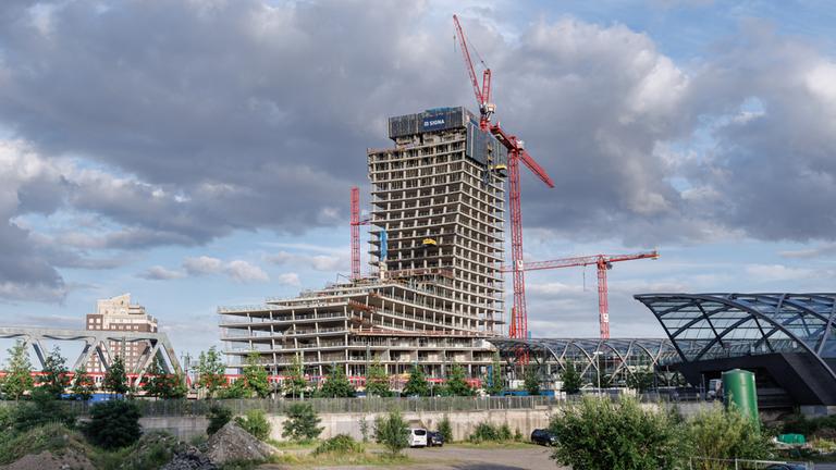 Blick auf die Elbtower-Baustelle