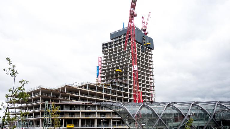 Blick auf die Baustelle des Elbtowers in der HafenCity. Die Stadt Hamburg plant die Teilnutzung des Elbtowers für ein neues Naturkundemuseum.