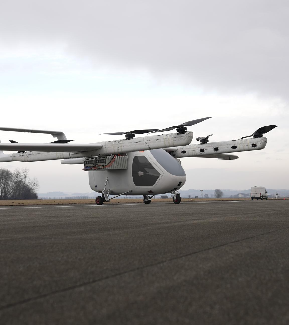 Ein Prototyp des fliegenden Krankenwagens, den das oberbayerische Start-Up ERC System in Kooperation mit der Luftrettung DRF entwickelt.