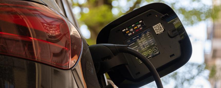 Elektroauto beim Ladevorgang