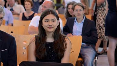 Die elfjährige Lina Heider hat in Bonn ihr Abitur gemeistert.