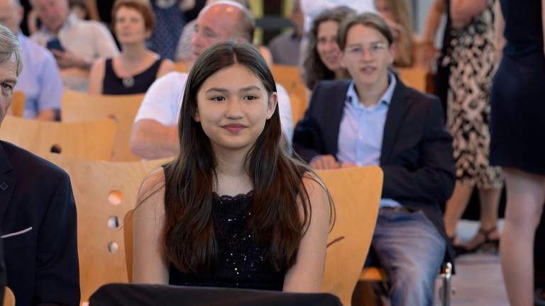 Die elfjährige Lina Heider hat in Bonn ihr Abitur gemeistert.