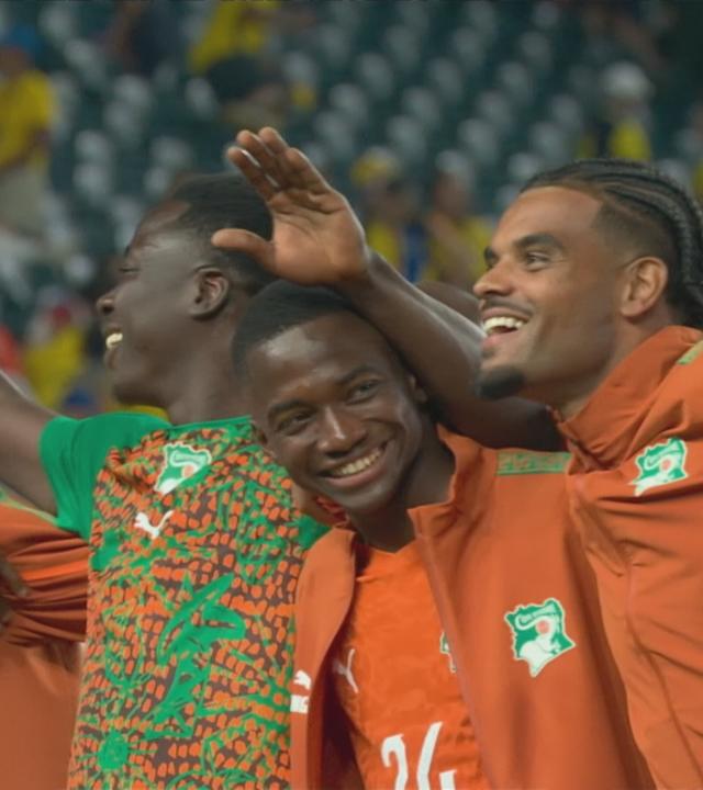 Das Team der Elfenbeinküste mit Yan Diamonde.