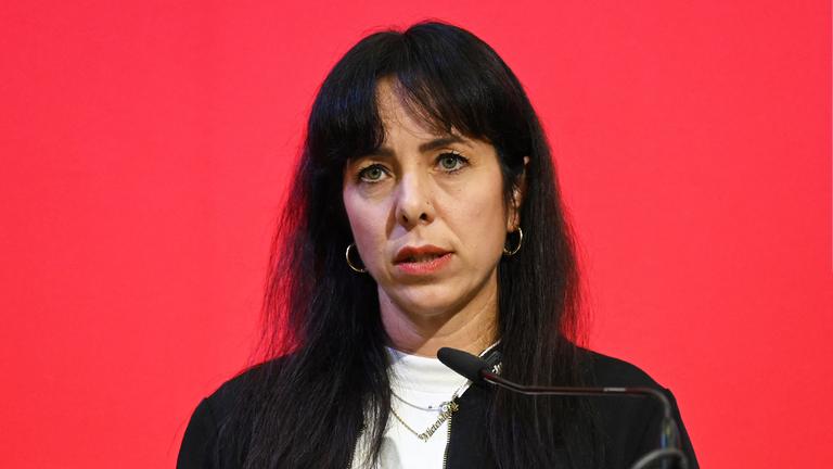 Die Berliner Linken-Fraktionsvorsitzende und Spitzenkandidatin bei der Abgeordnetenhauswahl, Elif Eralp