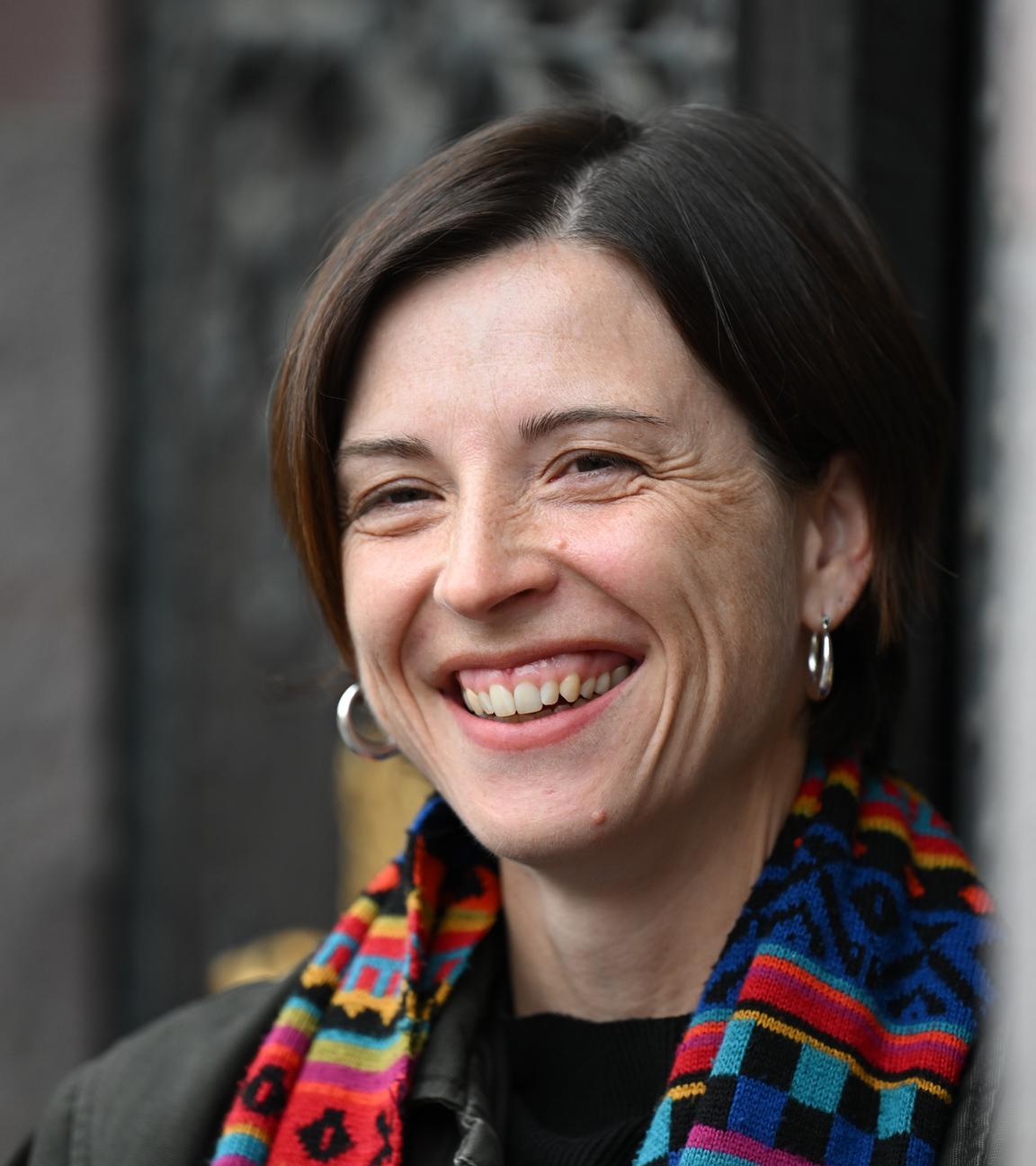 Die Schweizer Autorin Dorothee Elmiger (Die Holländerinnen) kommt zur Verleihung des Deutschen Buchpreises 2025 in den Römer.