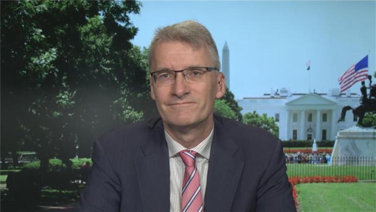 Elmar Theveßen im Schaltespräch in der ZDFheute live