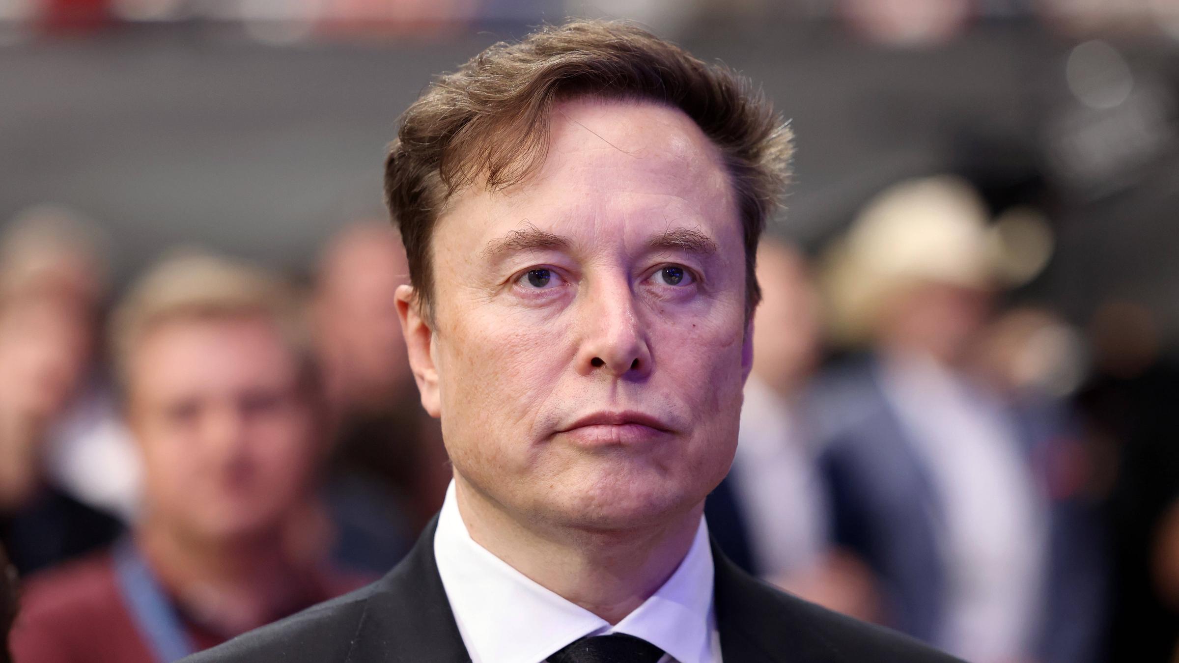 21. September 2025, Glendale, Arizona, USA: Elon Musk beim Charlie Kirk Memorial im State Farm Stadium in Glendale, Arizona. 