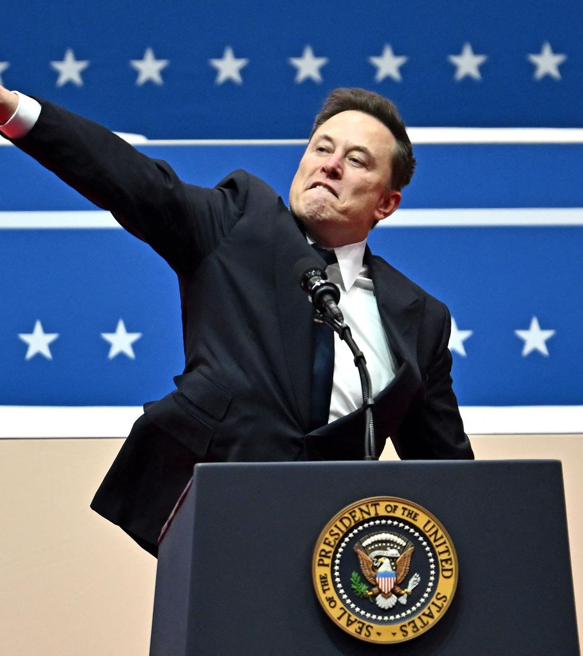 Tesla- und SpaceX-CEO Elon Musk gestikuliert während seiner Rede während der Eröffnungsparade in der Capitol One Arena in Washington, D.C., am 20. Januar 2025. 