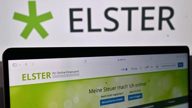 Ein Laptop Bildschirm auf dem ELSTER geöffnet ist