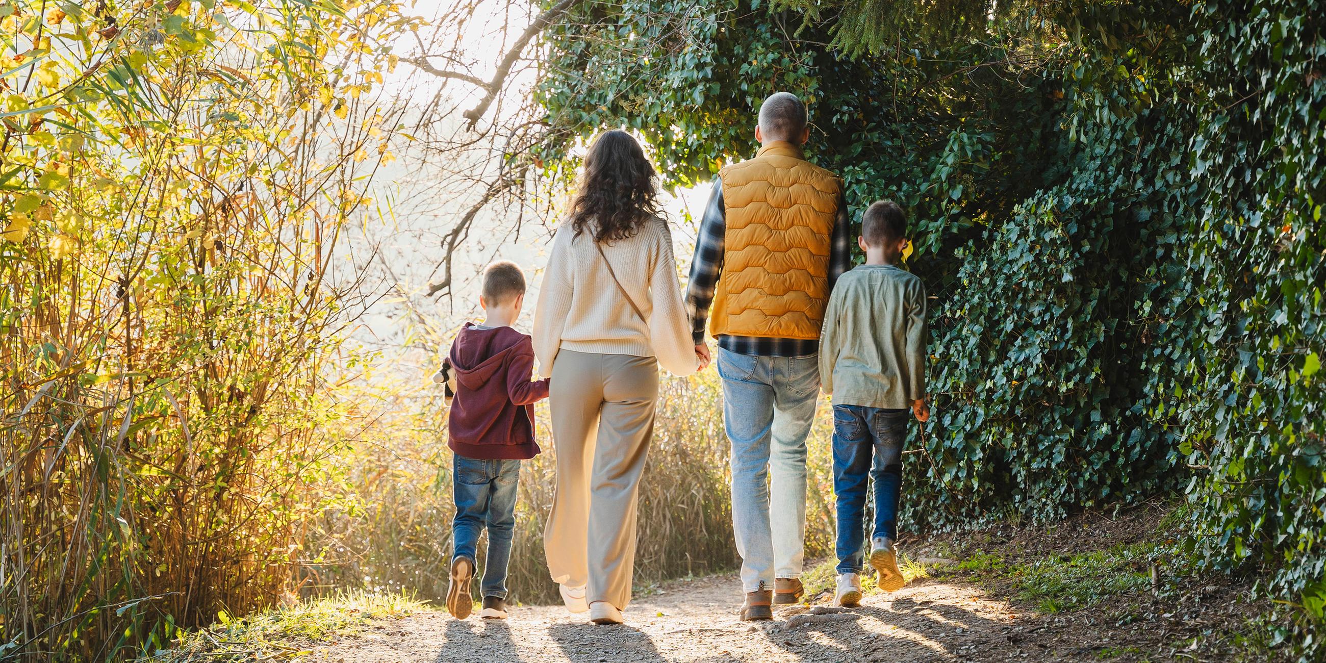Eltern mit ihren Kindern