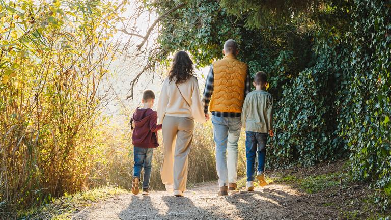 Eltern mit ihren Kindern