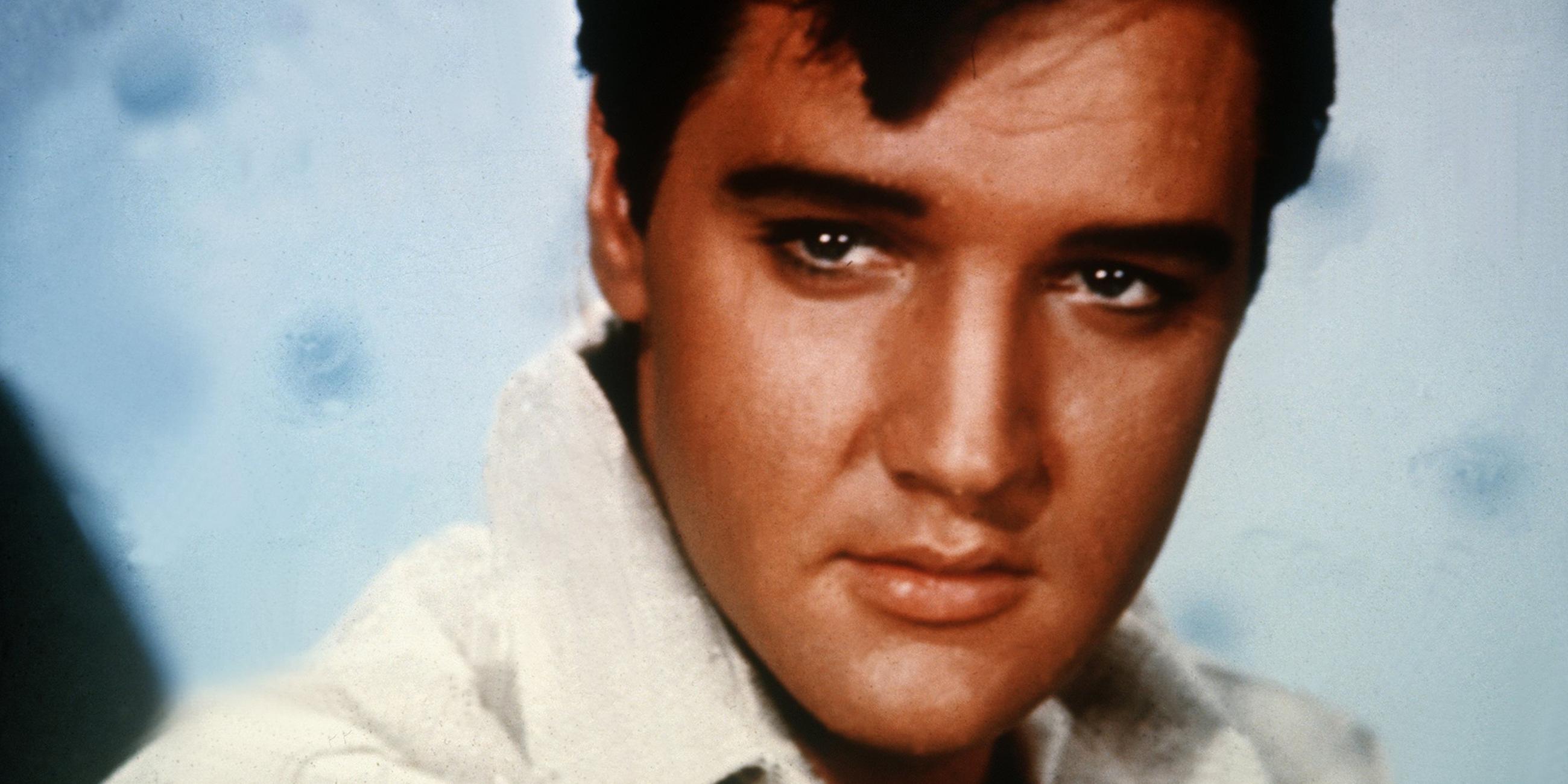 Am 8. Januar 1935 wird Elvis Presley in Tupelo, Mississippi geboren. Sein um Minuten älterer Zwillingsbruder stirbt noch während der Geburt. 