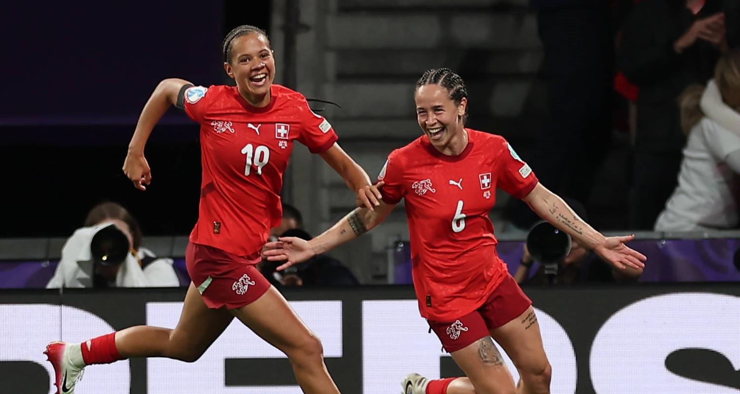 Torschützin Geraldine Reuteler jubelt nach ihrem Tor zum 1:0 gegen Island.