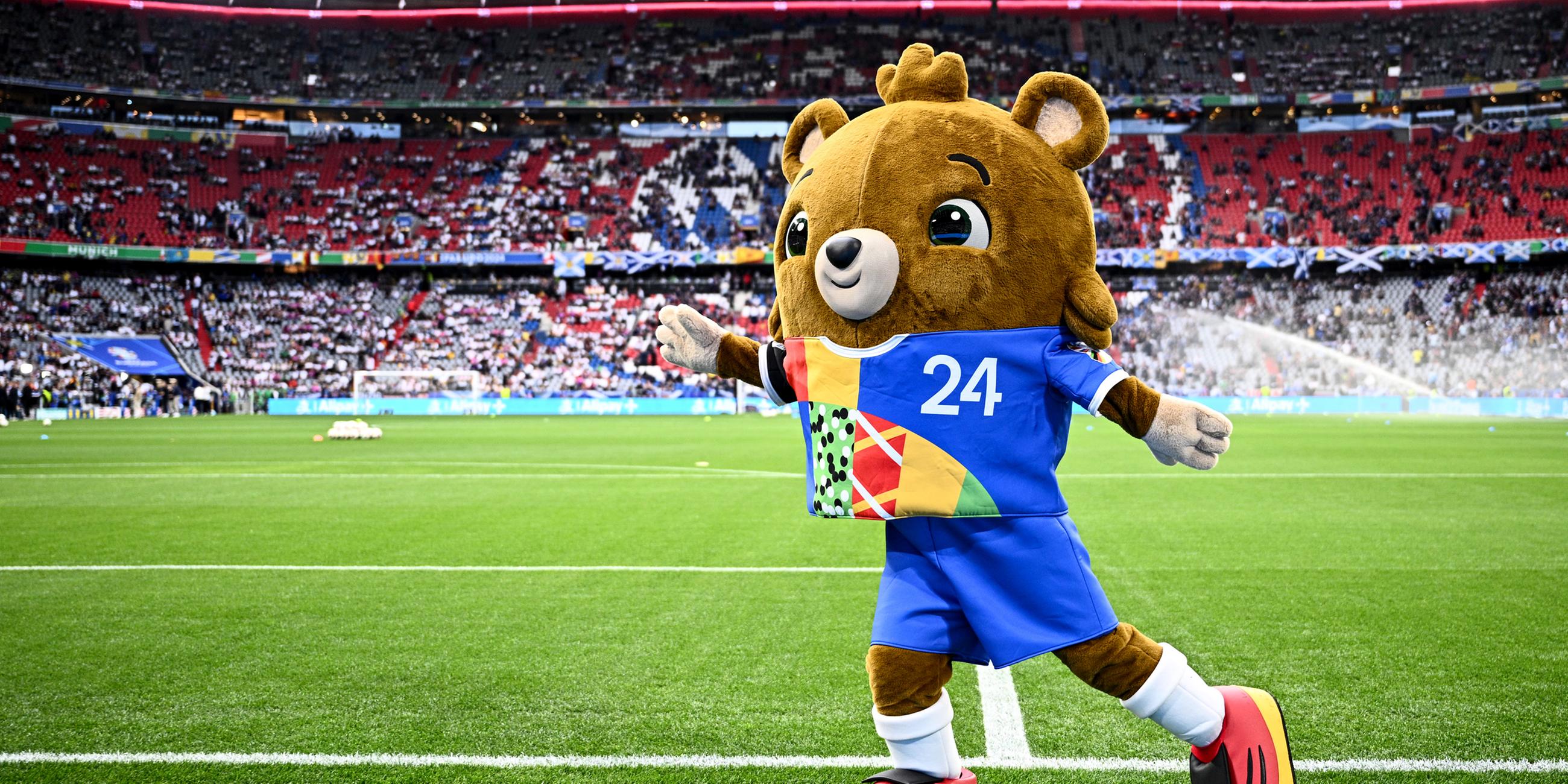 Das Maskottchen Albärt vor dem Spiel am 14.06.24.