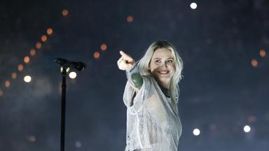 Archiv: Emily Armstrong von der US-Band Linkin Park bei einem Konzert in der Barclays Arena. 