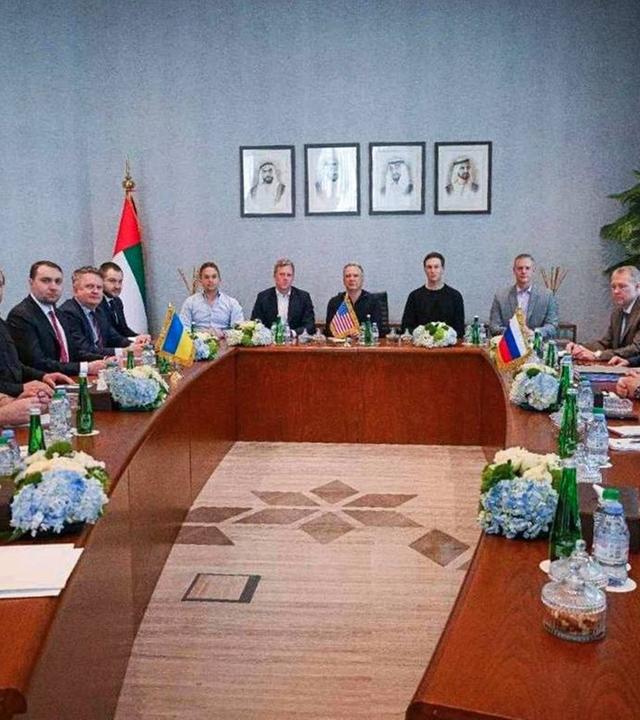 Verhandlungen zwischen den Vereinigten Arabischen Emiraten, Russland, den USA und der Ukraine