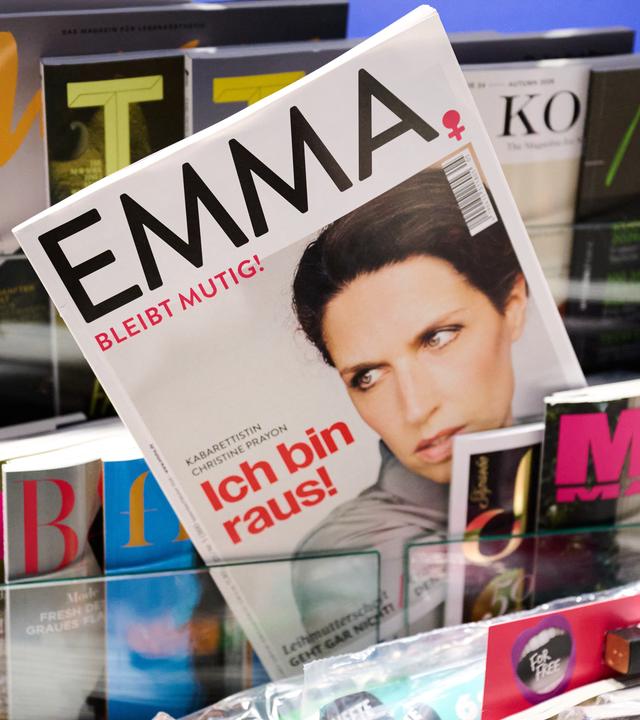 Zeitschrift mit Frau auf dem Vover und dem Titel 