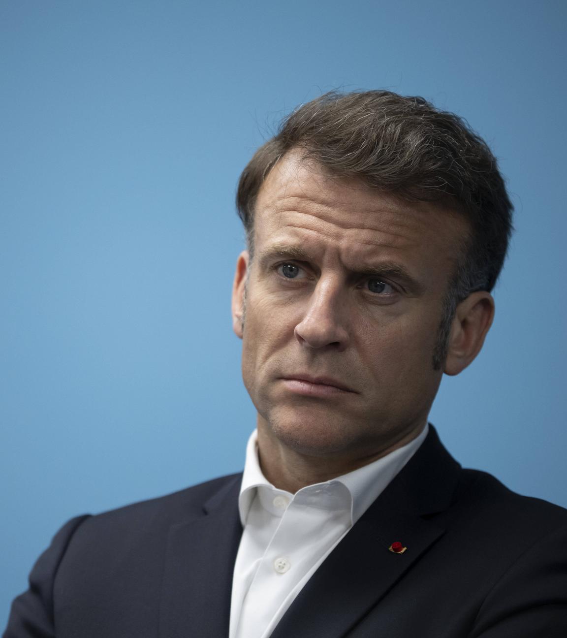 Der französische Präsident Emmanuel Macron besucht am 8. April 2025 das El-Arish-Krankenhaus in der Stadt Al-Arish im Nordosten Ägyptens.