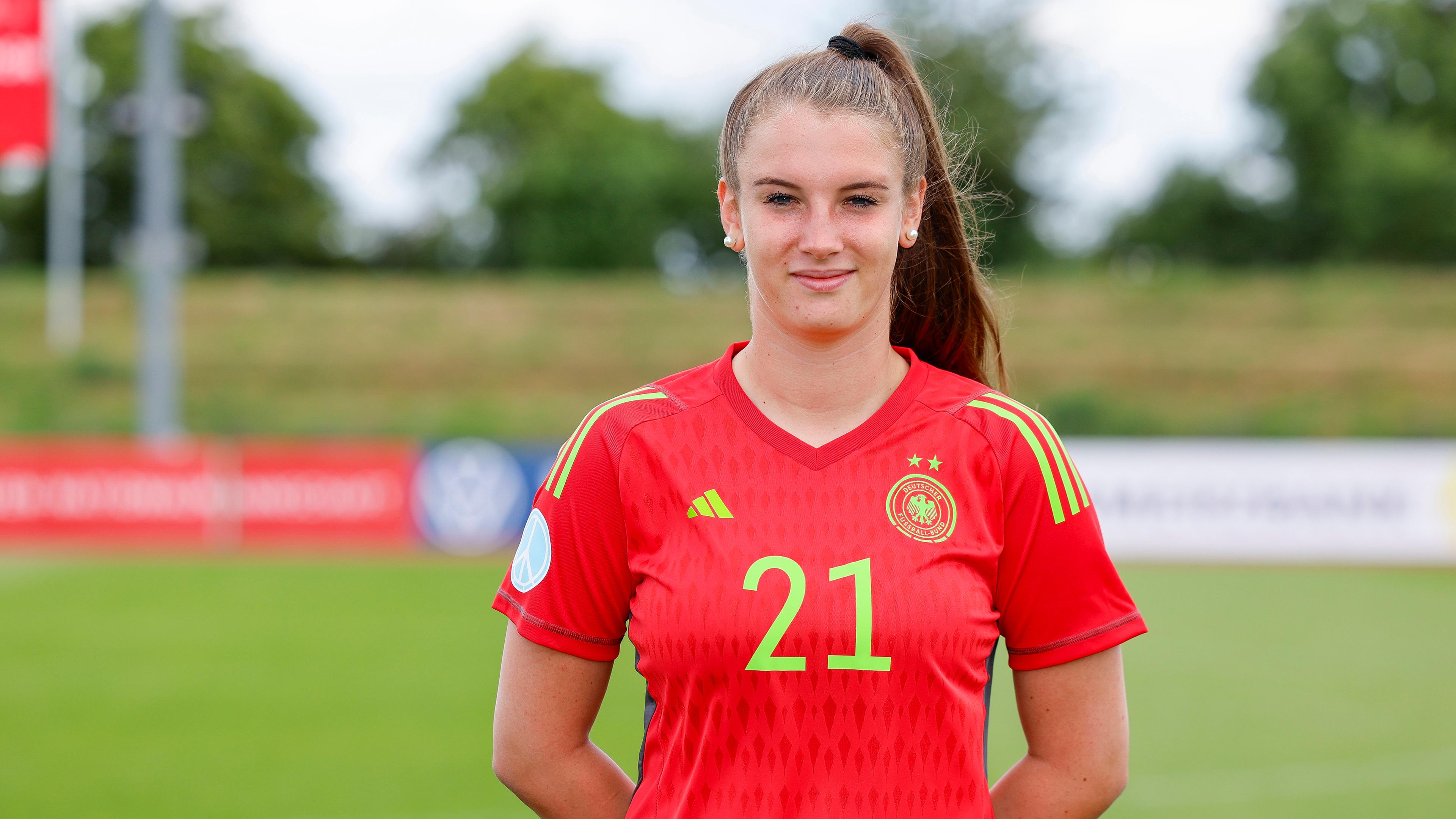 Die deutsche Fußballspielerin Ena Mahmutovic vom FC Bayern München.