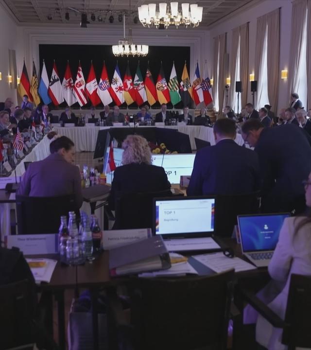 Energieminister der Bundesländer in einem Konferenzraum