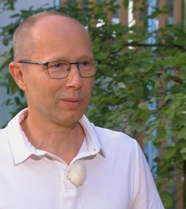 Mark Hugo am "Volle Kanne"-Top-Themen-Pult