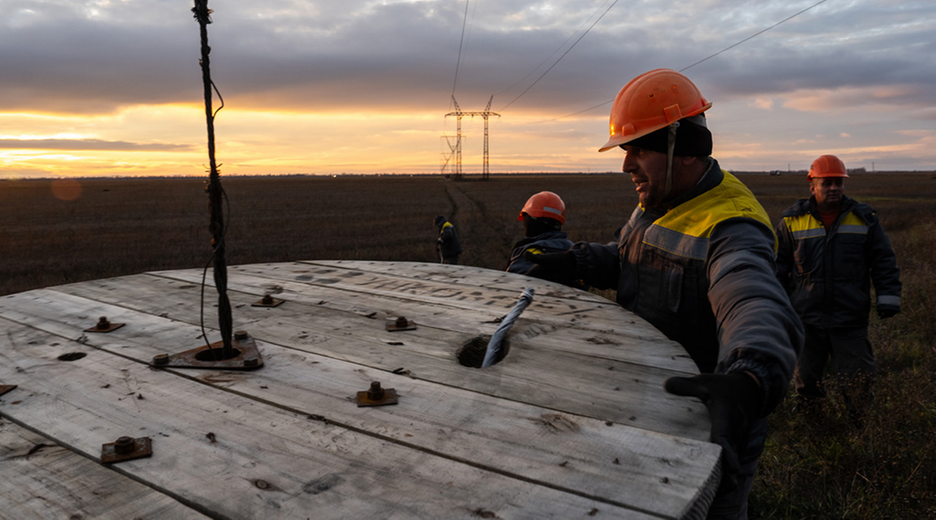 Arbeiter des Energieversorgers DTEK