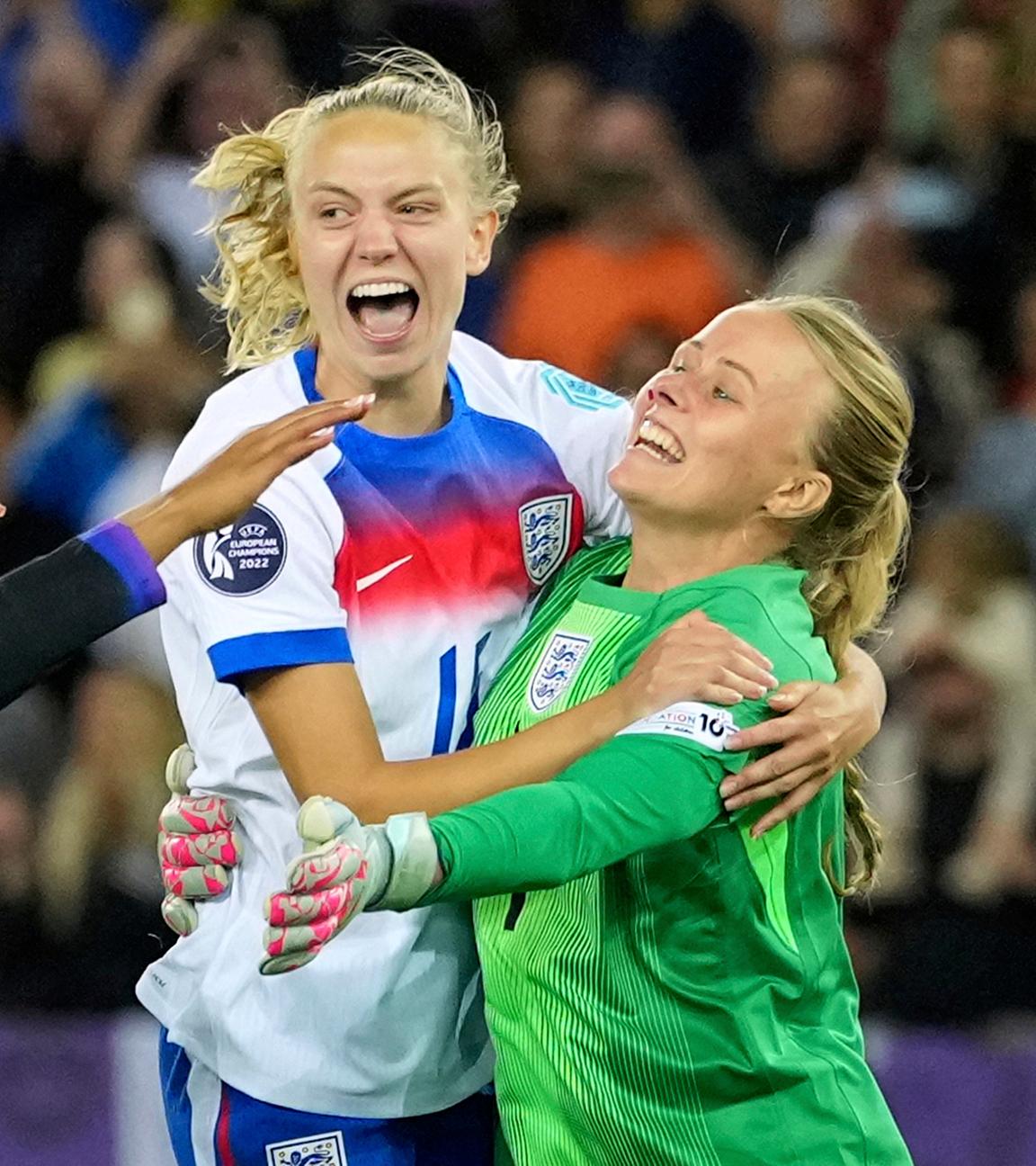 Die englischen Spielerinnen bejubeln den Einzug ins EM-Halbfinale