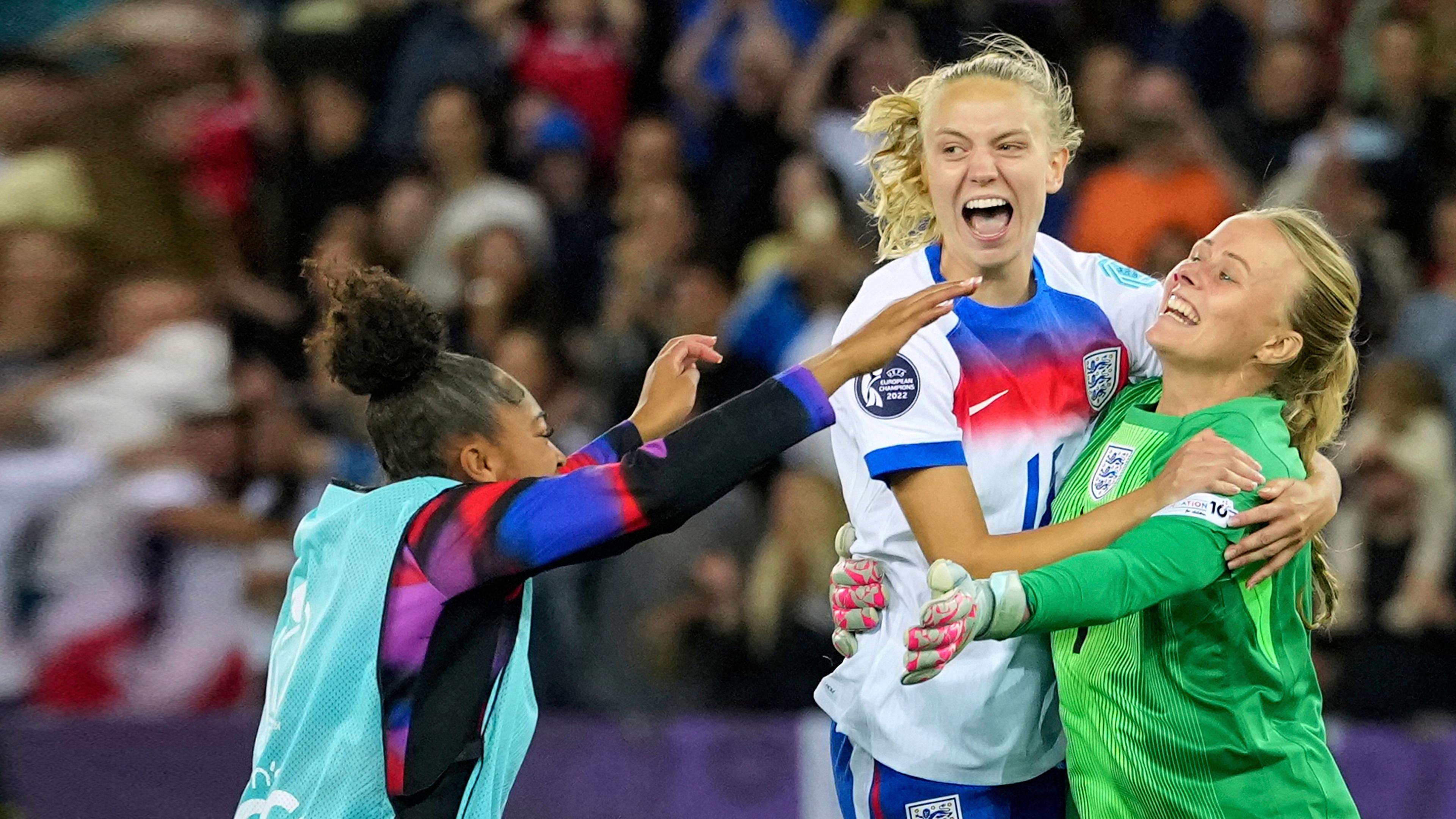 Die englischen Spielerinnen bejubeln den Einzug ins EM-Halbfinale