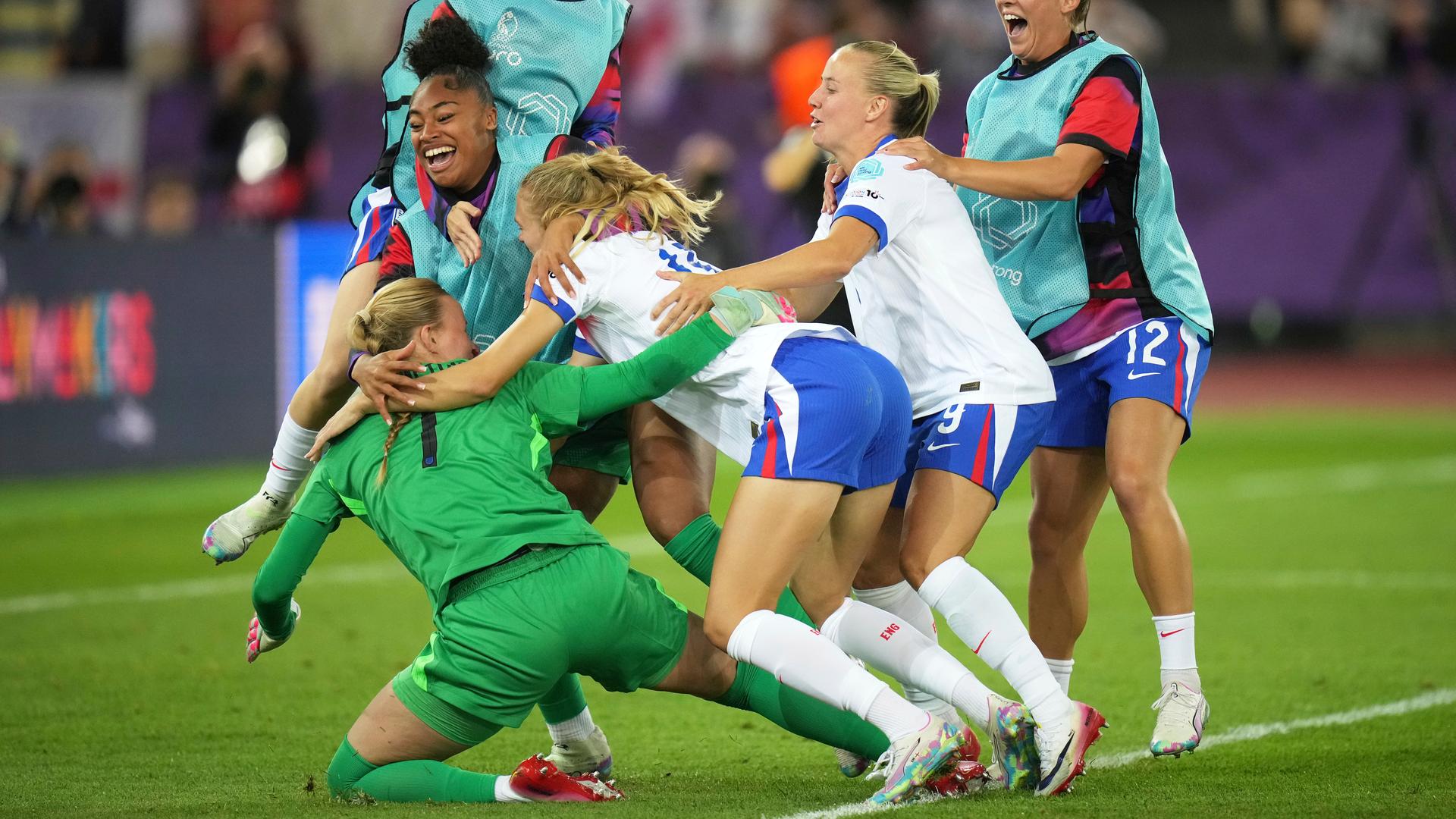 Fußball-EM 2025: England nach Elfmeter-Wahnsinn im Halbfinale