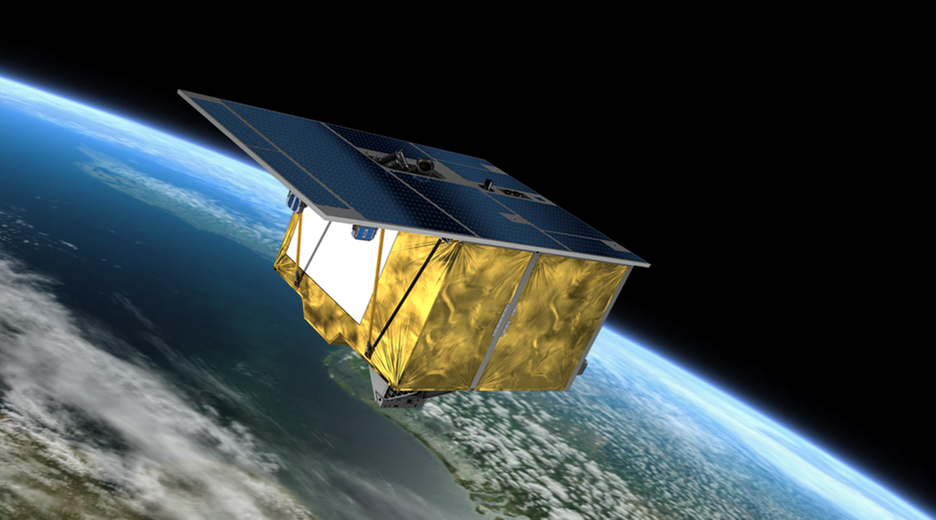 Der EnMAP-Satellit kreist über der Erde. Im Hintergrund ist das Weltall zu sehen.