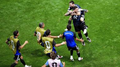 Argentinien dreht das Spiel und steht erneut im WM-Finale