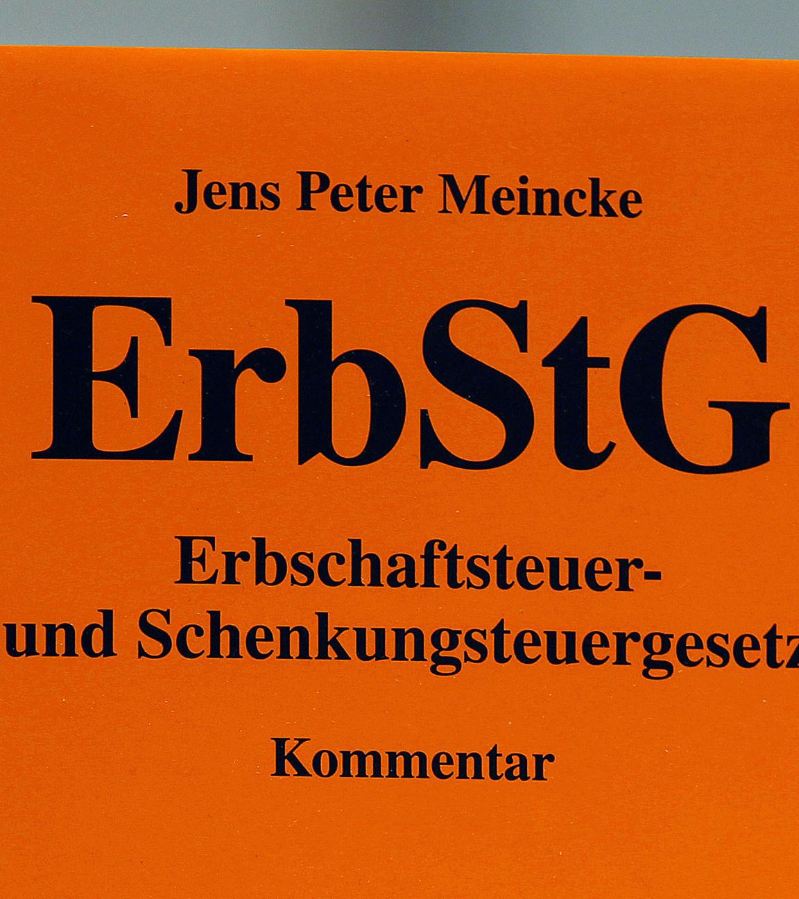 Erbschaftssteuer- und Schenkungsgesetzbuch in orange