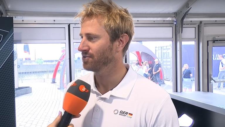 Skipper Erik Kosegarten-Heil vom Team Germany beim SailGP im ZDF-Interview