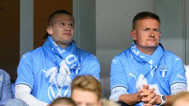 Erling Haaland mit Vater Alf Inge auf der Tribüne beim Spiel zwischen Malmö FF and IFK Göteborg am 28. Oktober 2024 in Malmö