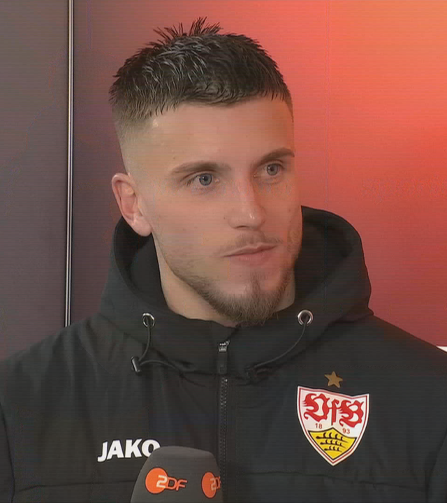 Der Stuttgarter Stürmer Ermedin Demirovic im ZDF Interview