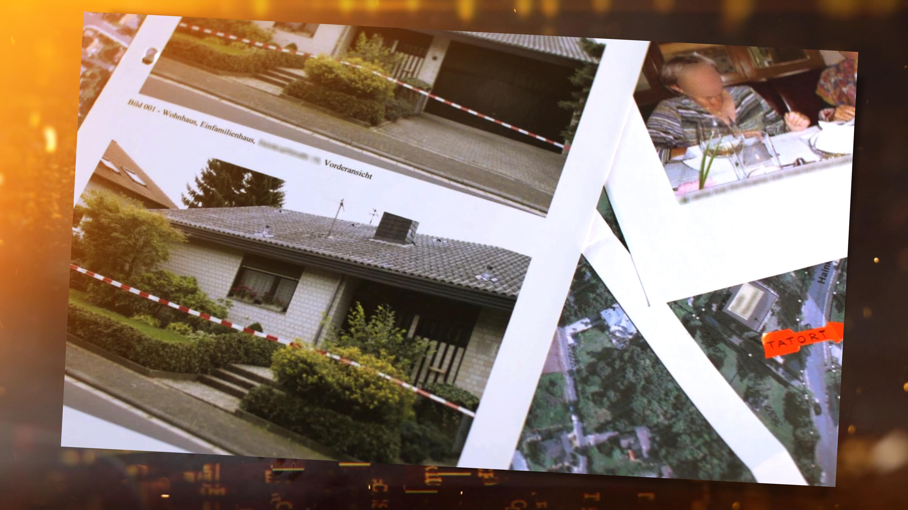 Mehrere Fotos der Polizeiakte liegen übereinander. Oben liegt ein Foto mit dem Haus des Opfers, einem Bungalow, in dessen Mitte eine Treppe zum Hauseingang führt. Der Vorgarten wird von einer kniehohen Thujahecke eingerahmt. Das gesamte Gebäude wurde von der Polizei mit einem rot-weißen Flatterband abgesperrt. Unter dem Foto des Bungalows liegt ein Bild des Opfers. Ingrid Z. sitzt an einem gedeckten Tisch, neben ihr einer weitere Person. Ein Weinglas steht direkt vor dem späteren Opfer. Ihr Gesicht wurde unkenntlich gemacht. Darunter liegt ein Bild mit einem orangenen Pfeil, auf dem handschriftlich das Wort "Tatort" vermerkt ist. Er klebt auf einem Foto, dass das Anwesen der 69-Jährigen aus der Vogelperspektive zeigt. Ein weiteres Foto zeigt von oben die Straße, in der sich das Haus des Opfers befindet.