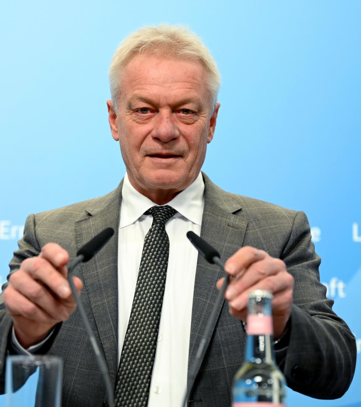 Alois Rainer (CSU), Bundesminister für Landwirtschaft, Ernährung und Heimat, spricht während der Vorstellung des «Ernährungsreports 2025»