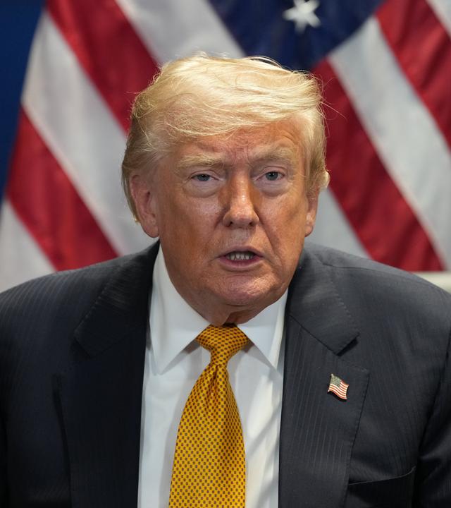 08.07.2026, Türkei, Ankara: US-Präsident Donald Trump trifft sich am Rande des NATO-Gipfels mit dem ukrainischen Präsidenten.