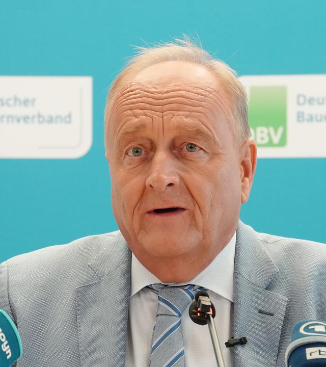Joachim Rukwied, Präsident des Deutschen Bauernverbandes, gibt eine Pressekonferenz zur Erntebilanz 2026.