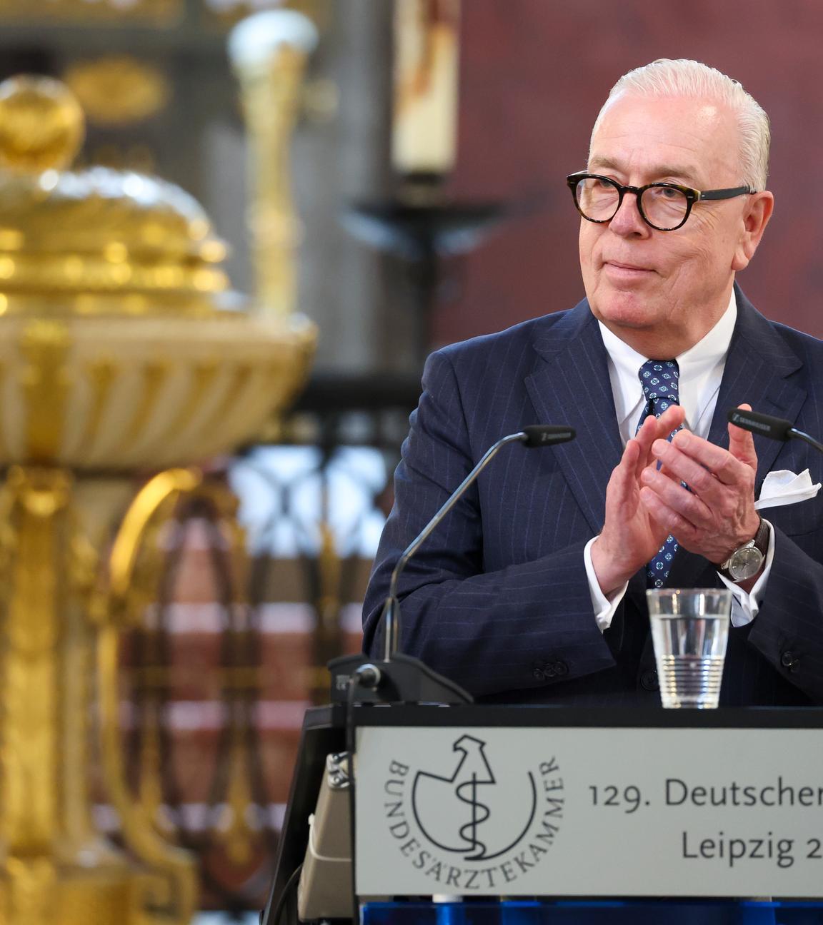 27.05.2025, Sachsen, Leipzig: Ärztepräsident Klaus Reinhardt spricht zur Eröffnung des 129. Deutschen Ärztetags.