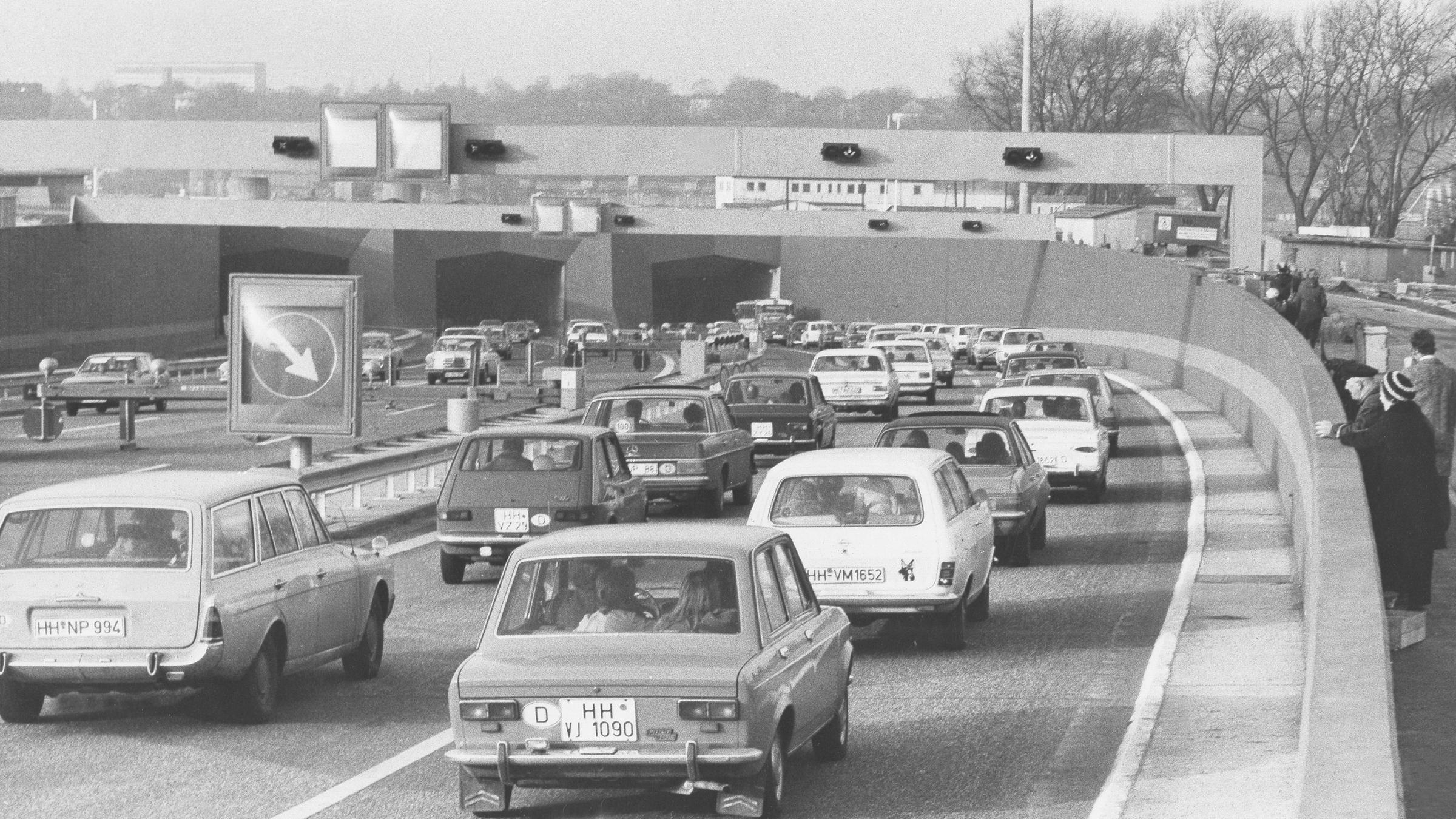 Verkehr vor dem Elbtunnel - 1975