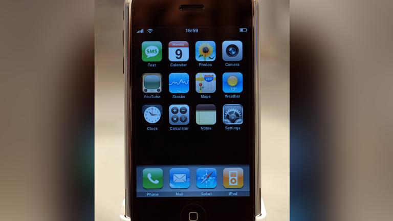 Archiv: Erstes iPhone von Apple - 2007