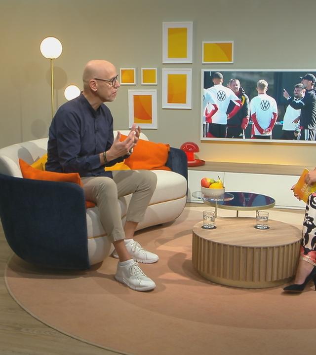 Erstes Länderspiel unter Jürgen Klopp: Nadine Krüger im Gespräch mit ZDF-Reporter Frank Gollenbeck