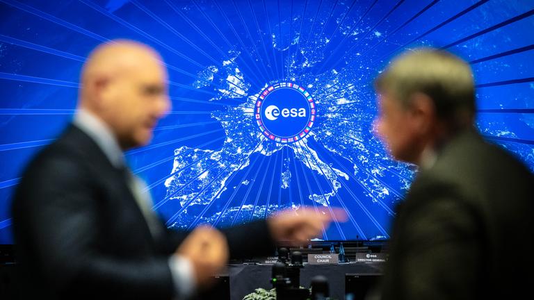 Der Sitzungssaal am Vorabend der Tagung. Die Esa-Ministerratstagung findet am 26. und 27. November in Bremen statt, um die Finanzierungsprioritäten Europas für die kommenden Jahre festzulegen. 