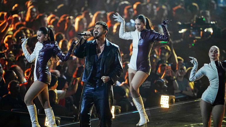 Der israelische Sänger Noam Bettan tritt mit dem Song Michelle beim ersten Halbfinale des Eurovision Song Contest 2026 in der Wiener Stadthalle in Vienna am 12. Mai 2026 auf.