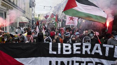 Teilnehmer der Pro Palestine Demonstration anlässlich des Eurovision Song Contest in Basel am 17.05.2025.