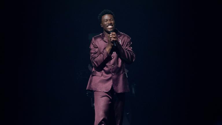 Eurovision Song Contest: der niederländische Sänger Claude performt am 12.05.2025 in Basel, Schweiz.